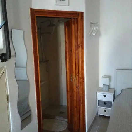 Vico Pergola オストゥーニ